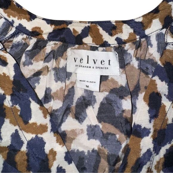 Velvet by Graham & Spencer Women's Melinda Printed Button-Up Top Size Medium - Picture 9 of 12